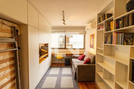 Sala/Quarto de kitnet/studio para alugar com 1 quarto, 45m² em Centro Histórico, Porto Alegre