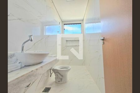 Casa à venda com 177m², 4 quartos e 2 vagas Casa à venda com 177m², 4 quartos e 2 vagasBanheiro suíte