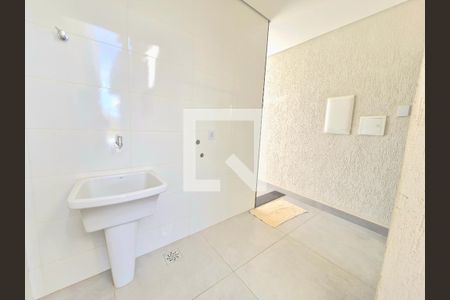 Casa à venda com 177m², 4 quartos e 2 vagas Casa à venda com 177m², 4 quartos e 2 vagasÁrea de serviço