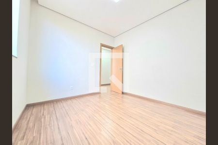 Casa à venda com 177m², 4 quartos e 2 vagas Casa à venda com 177m², 4 quartos e 2 vagasQuarto 2