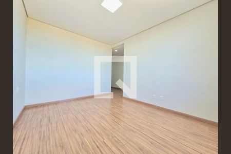 Casa à venda com 177m², 4 quartos e 2 vagas Casa à venda com 177m², 4 quartos e 2 vagasSuíte