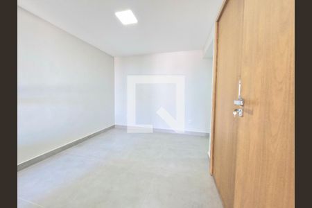 Casa à venda com 177m², 4 quartos e 2 vagas Casa à venda com 177m², 4 quartos e 2 vagasQuarto 4