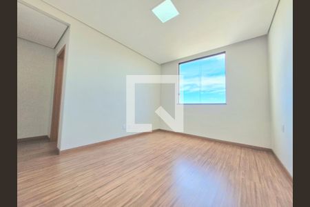 Casa à venda com 177m², 4 quartos e 2 vagas Casa à venda com 177m², 4 quartos e 2 vagasSuíte