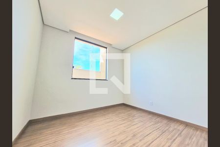 Quarto 2 de casa à venda com 3 quartos, 95m² em Várzea, Lagoa Santa