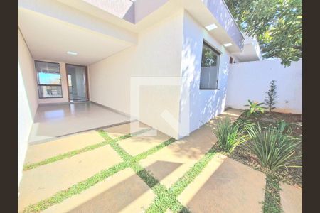 Fachada de casa à venda com 4 quartos, 160m² em Várzea, Lagoa Santa