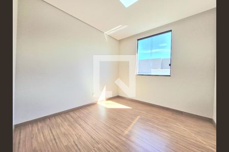 Quarto 2 de casa à venda com 3 quartos, 95m² em Várzea, Lagoa Santa