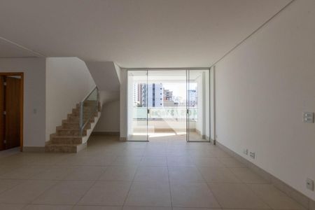 Apartamento à venda com 256m², 4 quartos e 4 vagasSala