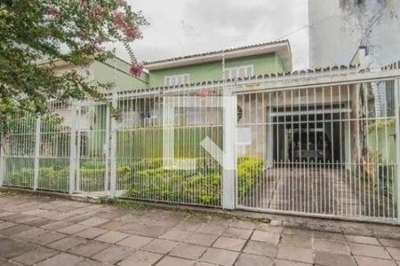 Casa à venda com 5 quartos, 350m² em Partenon, Porto Alegre