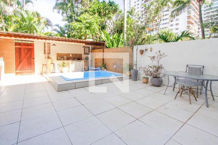 Quintal frente de casa de condomínio à venda com 3 quartos, 179m² em Barra da Tijuca, Rio de Janeiro