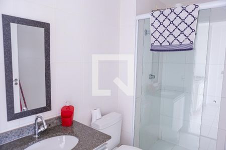 Banheiro de apartamento para alugar com 2 quartos, 33m² em Jardim Santa Teresinha, São Paulo