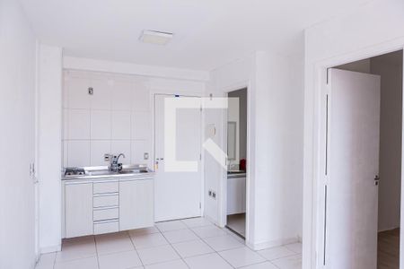 Sala e Cozinha de apartamento para alugar com 2 quartos, 33m² em Jardim Santa Teresinha, São Paulo