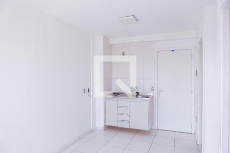 Sala e Cozinha de apartamento para alugar com 2 quartos, 33m² em Jardim Santa Teresinha, São Paulo