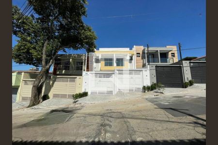 Casa à venda com 3 quartos, 114m² em Cupecê, São Paulo