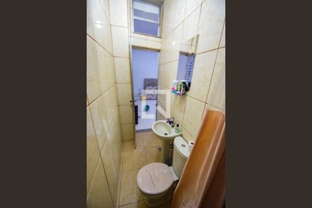 Banheiro de casa de condomínio para alugar com 1 quarto, 80m² em Quintino Bocaiúva, Rio de Janeiro
