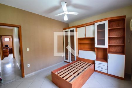 Quarto 1 (Segundo Pavimento) de casa de condomínio para alugar com 3 quartos, 360m² em Quintino Bocaiúva, Rio de Janeiro