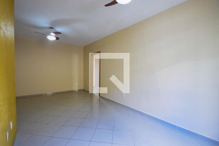 Sala (Segundo Pavimento) de casa de condomínio para alugar com 3 quartos, 360m² em Quintino Bocaiúva, Rio de Janeiro