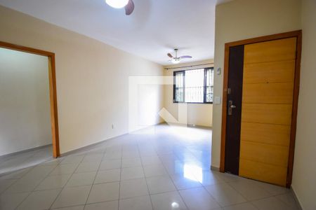 Sala (Segundo Pavimento) de casa de condomínio para alugar com 3 quartos, 360m² em Quintino Bocaiúva, Rio de Janeiro