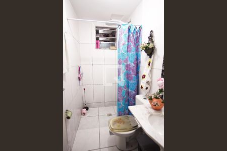 Banheiro de apartamento à venda com 3 quartos, 90m² em Cabral, Contagem