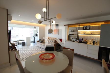 Apartamento à venda com 88m², 2 quartos e 2 vagasSala / Cozinha