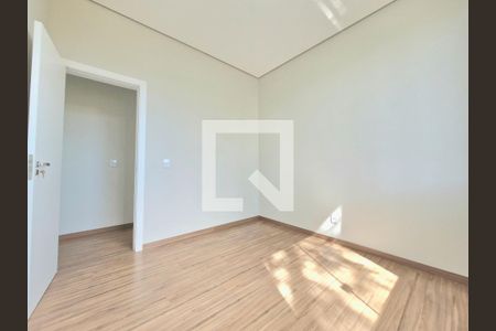 Casa à venda com 187m², 3 quartos e 3 vagas Casa à venda com 187m², 3 quartos e 3 vagasQuarto 2