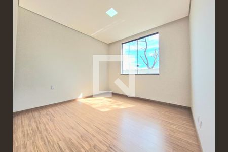 Casa à venda com 187m², 3 quartos e 3 vagas Casa à venda com 187m², 3 quartos e 3 vagasSuíte