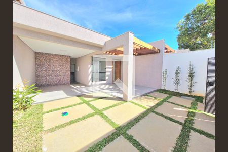 Fachada de casa à venda com 3 quartos, 119m² em Várzea, Lagoa Santa