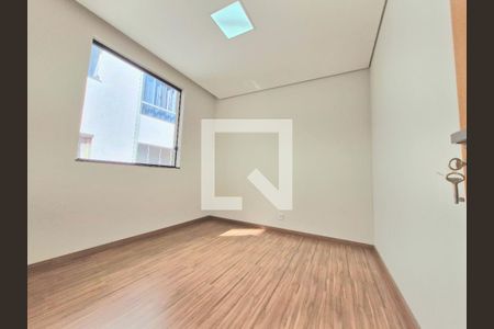 Quarto 2 de casa à venda com 3 quartos, 119m² em Várzea, Lagoa Santa