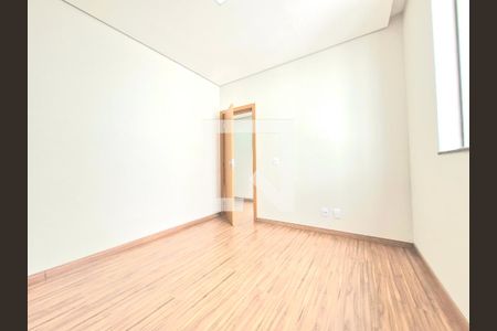 Quarto 2 de casa à venda com 3 quartos, 119m² em Várzea, Lagoa Santa