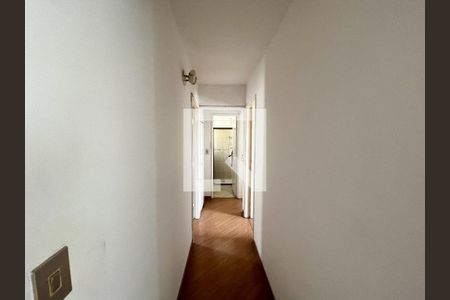 Corredor de apartamento à venda com 3 quartos, 80m² em Vila Alexandria, São Paulo