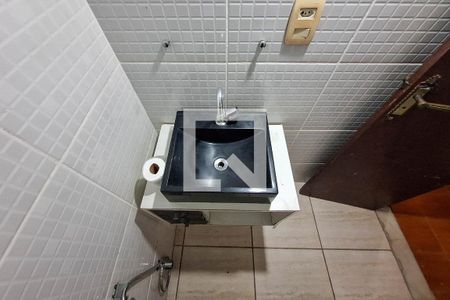 Casa à venda com 150m², 3 quartos e 1 vaga Casa à venda com 150m², 3 quartos e 1 vagaBanheiro Social