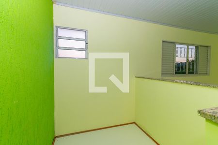 Sala de casa para alugar com 1 quarto, 65m² em Jardim Caguassu, São Paulo