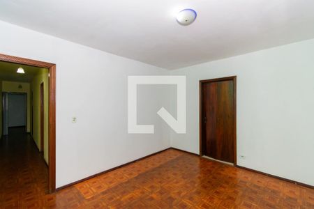 Sala de casa para alugar com 2 quartos, 80m² em Jardim Caguassu, São Paulo