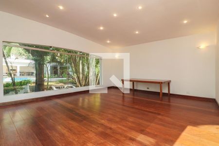 Sala de TV de casa para alugar com 4 quartos, 1000m² em Vila Morumbi, São Paulo