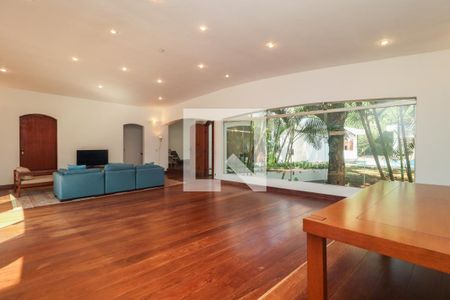 Sala de TV de casa para alugar com 4 quartos, 1000m² em Vila Morumbi, São Paulo