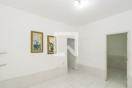 Sala de casa para alugar com 1 quarto, 48m² em Penha Circular, Rio de Janeiro