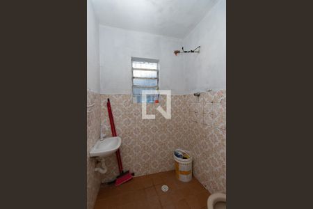 Banheiro de casa para alugar com 1 quarto, 30m² em Parque Casa de Pedra, São Paulo