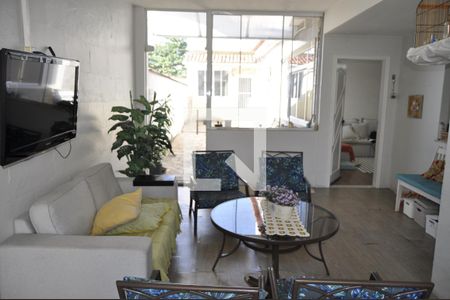 Sala de casa à venda com 5 quartos, 120m² em Pilares, Rio de Janeiro