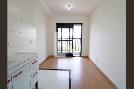 Sala/Cozinha de apartamento à venda com 1 quarto, 28m² em Vila Mazzei, São Paulo