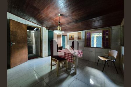 Sala de casa de condomínio para alugar com 2 quartos, 220m² em Vargem Pequena, Rio de Janeiro