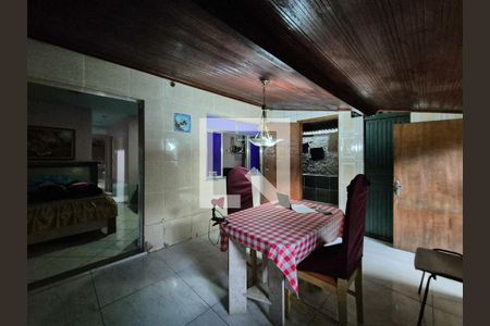 Sala de casa de condomínio para alugar com 2 quartos, 220m² em Vargem Pequena, Rio de Janeiro