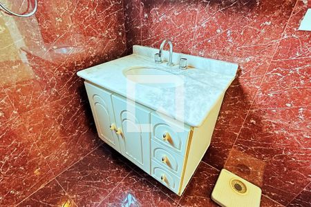 Casa de condomínio à venda com 500m², 6 quartos e 3 vagas Casa de condomínio à venda com 500m², 6 quartos e 3 vagasBanheiro da Suíte 3