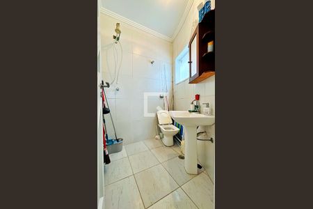 Casa de condomínio à venda com 500m², 6 quartos e 3 vagas Casa de condomínio à venda com 500m², 6 quartos e 3 vagasBanheiro de Serviço