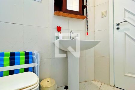 Casa de condomínio à venda com 500m², 6 quartos e 3 vagas Casa de condomínio à venda com 500m², 6 quartos e 3 vagasBanheiro de Serviço