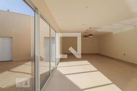 Casa de condomínio à venda com 500m², 6 quartos e 3 vagas Casa de condomínio à venda com 500m², 6 quartos e 3 vagasÁrea comum