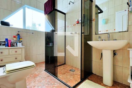 Casa de condomínio à venda com 500m², 6 quartos e 3 vagas Casa de condomínio à venda com 500m², 6 quartos e 3 vagasBanheiro da Suíte 2