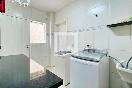 Casa de condomínio à venda com 500m², 6 quartos e 3 vagas Casa de condomínio à venda com 500m², 6 quartos e 3 vagasÁrea de Serviço