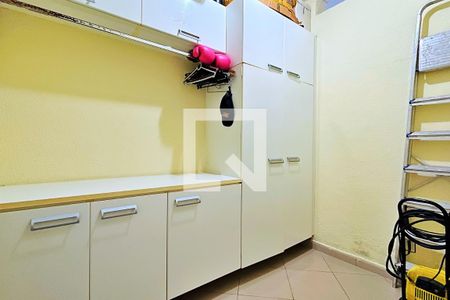 Casa de condomínio à venda com 500m², 6 quartos e 3 vagas Casa de condomínio à venda com 500m², 6 quartos e 3 vagasÁrea de Serviço