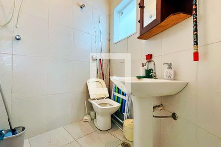 Casa de condomínio à venda com 500m², 6 quartos e 3 vagas Casa de condomínio à venda com 500m², 6 quartos e 3 vagasBanheiro de Serviço