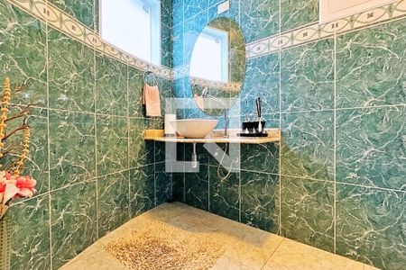 Casa de condomínio à venda com 500m², 6 quartos e 3 vagas Casa de condomínio à venda com 500m², 6 quartos e 3 vagasLavabo 1