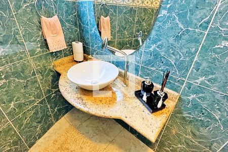 Casa de condomínio à venda com 500m², 6 quartos e 3 vagas Casa de condomínio à venda com 500m², 6 quartos e 3 vagasLavabo 1